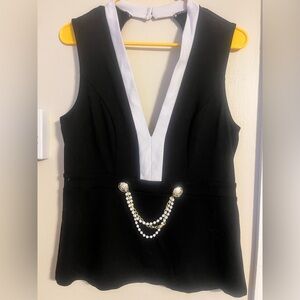 VENUS Black and White V-Neck Top with Chain Accent